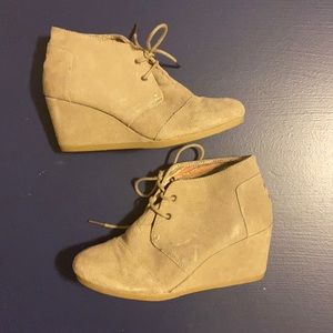 Toms wedge booties
